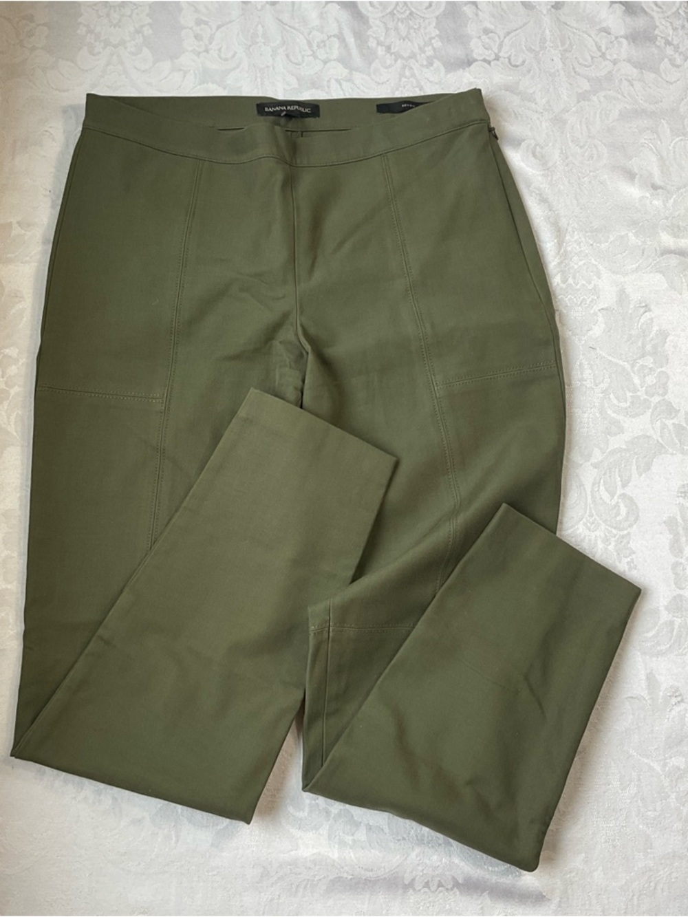 Banana Republic Devon leggings-fit ankle pants Women’s Size 6 army Green/olive